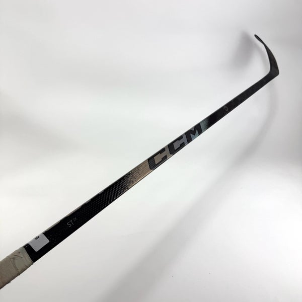 Used Right CCM Ribcor Trigger 10 Pro | 75 Flex P28M Curve Grip | E410