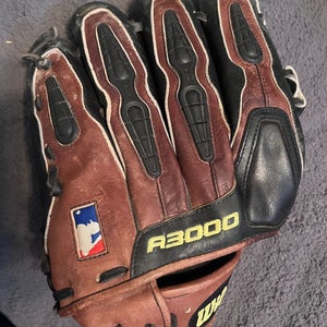 Wilson A3000 RH Infield Baseball Glove 11.5" (Used)