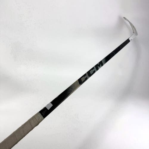 Used Right CCM Ribcor Trigger 10 Pro | 75 Flex P28M Curve Grip | E404