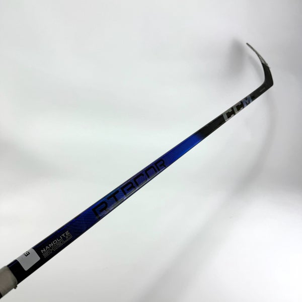 Used Right CCM Ribcor Trigger 8 Team | 85 Flex P29 Curve Grip | E398