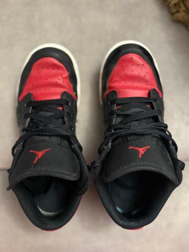 Men's 5.5Y (Big Kids / Youth) Air Jordan Shoes (Used)