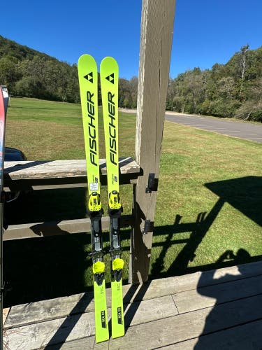 Fischer RC4 World Cup GS 173 cm Radius: 22.4m With Bindings (Lightly Used, 2 weeks)