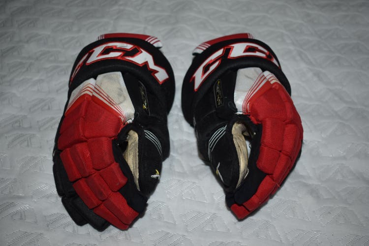 CCM Super Tacks Hockey Gloves w/D30, Black/Red/White, 14"