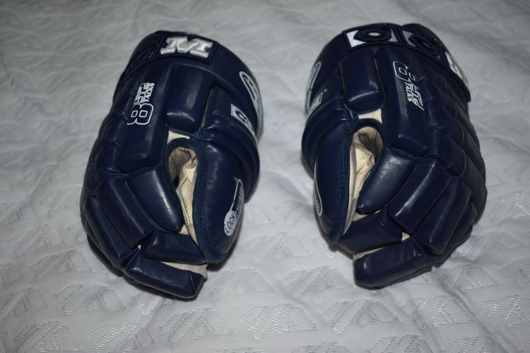 CCM TACKS 852 Vintage Hockey Gloves, Blue, 14" - Great Condition!
