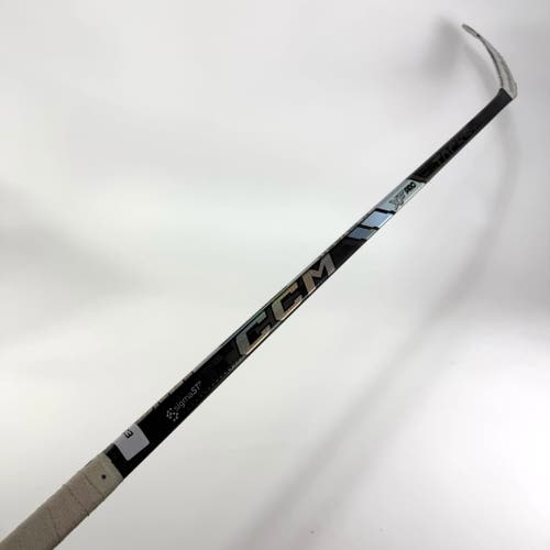 Used Right CCM Tacks XF Pro | 75 Flex P28 Curve Grip | E389