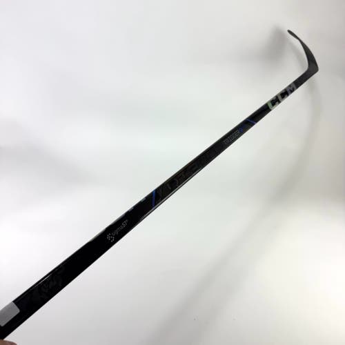 New Right CCM Ribcor Trigger 9 Pro | 85 Flex P28M Curve Grip | E601