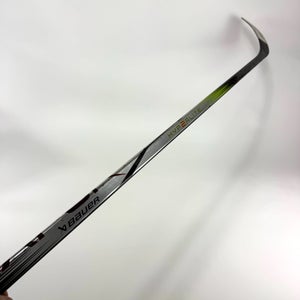 Used Right Bauer Vapor Hyperlite 2 | 65 Flex P88 Curve Grip | E364