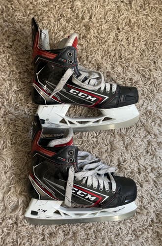 2021 CCM JetSpeed FT2 Hockey Skates Regular Width 8.5 (Used)