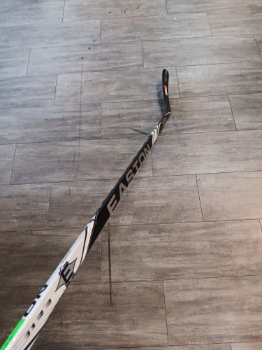 Senior Easton S19 Left Hand Hockey Stick Toe Pattern (New)