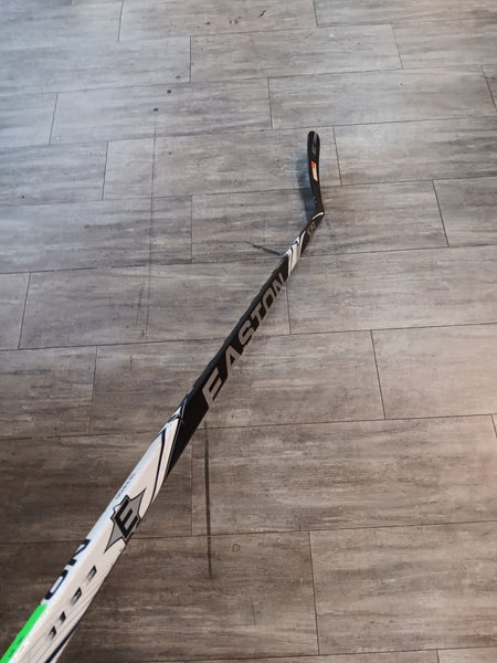 Senior Easton S19 Left Hand Hockey Stick Toe Pattern (New)