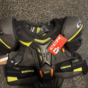 Small Senior CCM Tacks XF Shoulder Pads (New)