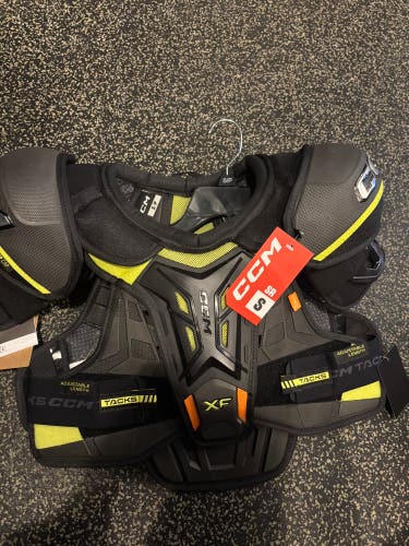 Small Senior CCM Tacks XF Shoulder Pads (New)