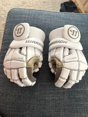 Warrior Burn Lacrosse Gloves Small (Used)