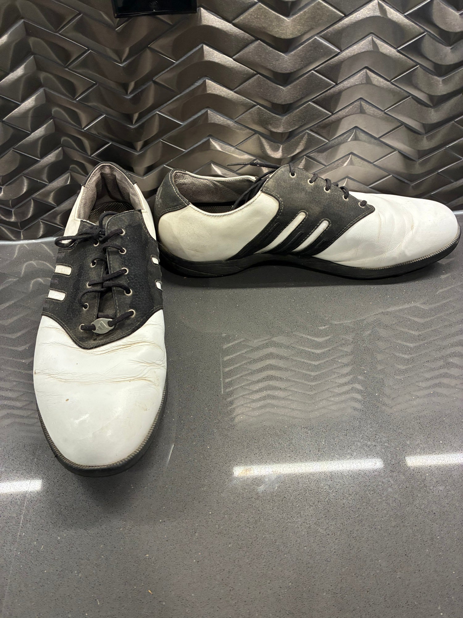 Adidas Mens Golf Shoes Z Traxion EVN-791003 Soft Spikes White Black Size 11.5 | SidelineSwap | Buy and Sell on SidelineSwap Adidas Mens Golf Shoes Z Traxion EVN-791003 Soft Spikes White Black Size 11.5 | SidelineSwap | Buy and Sell on SidelineSwap