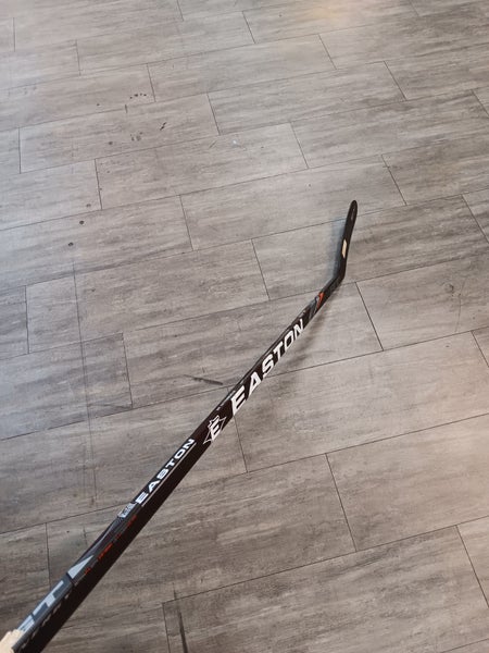 Intermediate Easton Synergy ST Left Hand Hockey Stick Heel Pattern (New)