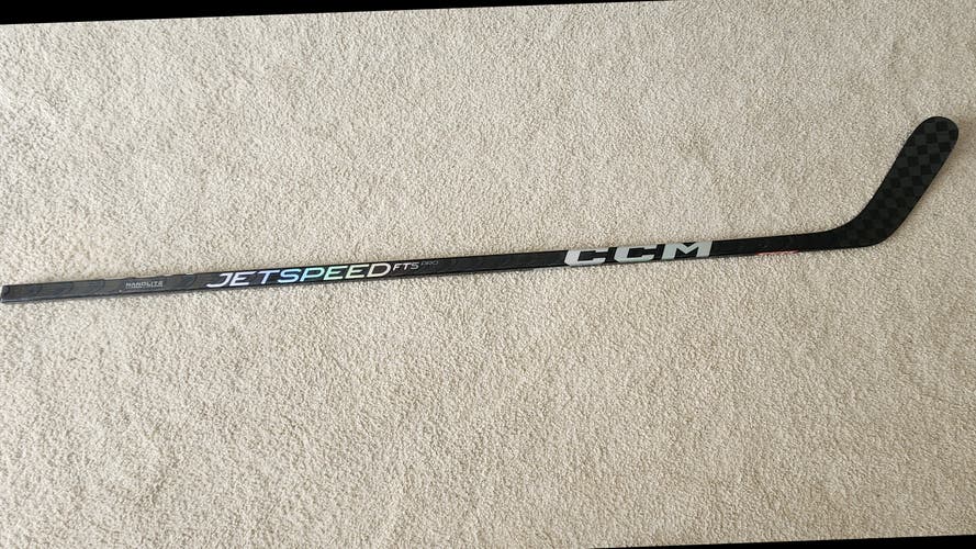 Intermediate CCM JetSpeed FT5 Pro Left Hand Hockey Stick P29 Pro Stock (Used)
