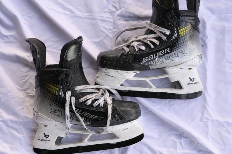 Bauer Vapor Hyperlite 2 Hockey Skates Wide Width 6.5 fit 2 (Used)