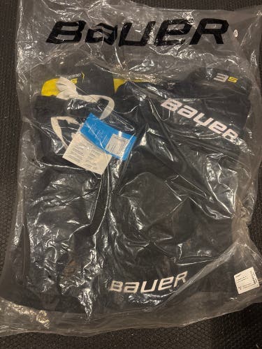 Junior Medium Bauer Supreme 3S Hockey Pants (New)