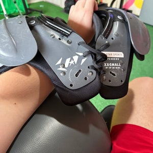 XS Youth All Star SpI40XXS Shoulder Pads (Used)