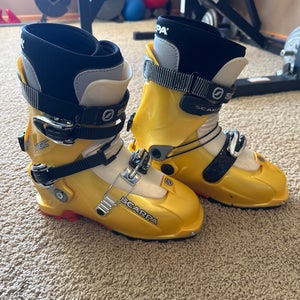 Scarpa Magic Touring Boot: Size 24.5 (286mm) *brand new*