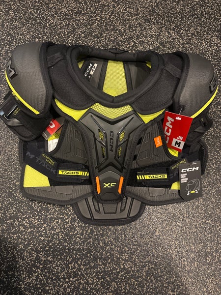 Medium Junior CCM Tacks XF Shoulder Pads (New)