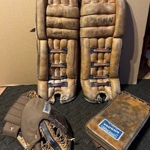 34" 1987 Vaughn Regular Pro Goals Goalie Full Set (Used)