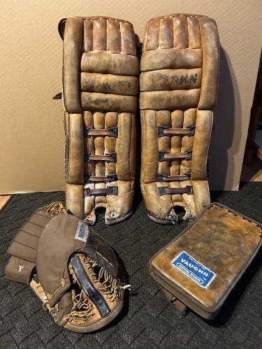 34" 1987 Vaughn Regular Pro Goals Goalie Full Set (Used)
