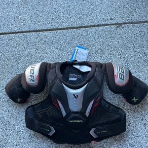 BRAND NEW Intermediate Large Bauer Vapor Fly40 Shoulder Pads