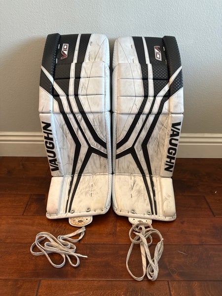 32" Vaughn Velocity V10 Pro Carbon Goalie Leg Pads (Used)