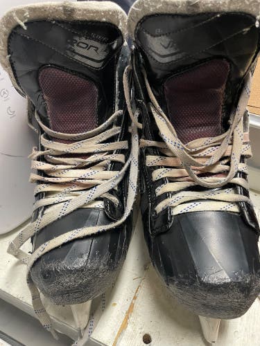 Bauer Vapor X700 Hockey Goalie Skates 10.5 (Used)