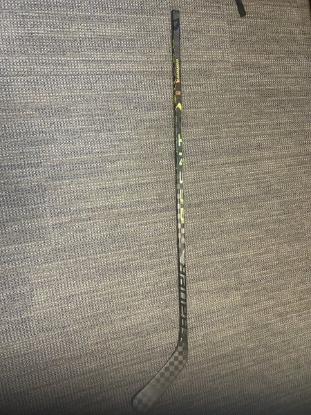 Intermediate Bauer Ag5nt Right Handed Hockey Stick P92M (New)