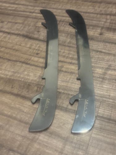 Bauer Fly Ti Hockey Steel Runners, Size 280