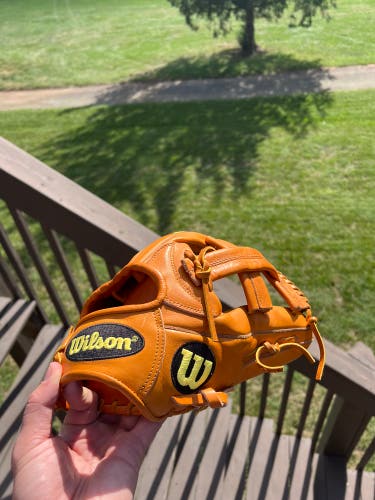 Wilson A2000 RH Infield Baseball Glove 11.75" (Used)
