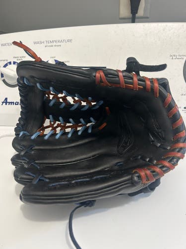 Easton LH Infield Softball Glove 12" (Used)