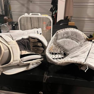 Vaughn Velocity V9 Glove/Blocker Warrior Ritual Mask CCM EFlex 7 Pro Leg Pads