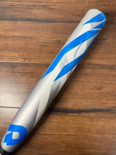 Demarini CF Zen 30/19 (-11) Fastpitch Softball Bat