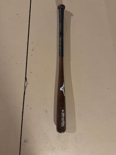 Mizuno Bat (-8) 23 oz 31" (Used)