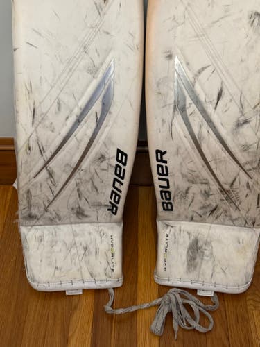 2024 Small Bauer Vapor Hyperlite 2 Goalie Leg Pads (Used)