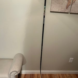 Senior CCM Jetspeed FT7 Pro Right Handed Hockey Stick P28 (Used)