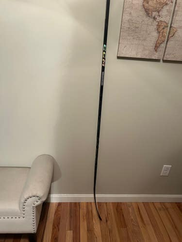 Senior CCM Jetspeed FT7 Pro Right Handed Hockey Stick P28 (Used)