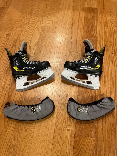 2024 Bauer Supreme M4 Hockey Skates Regular Width Size 1 (Used)