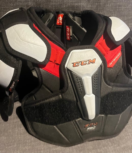 Medium Junior CCM JetSpeed FT4 Pro Shoulder Pads (Used)