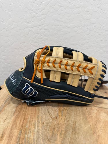 Wilson A2000 RHT Baseball Glove 12.75" (New)