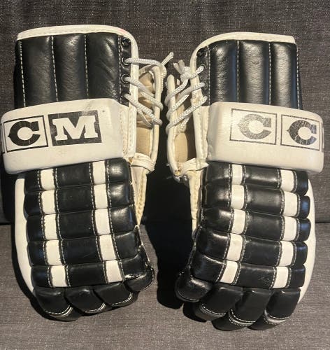 CCM HG1500 Gloves 14" (Used)