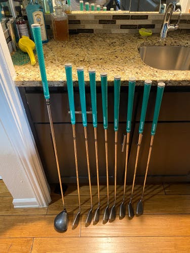 Women's Right Handed Clubs (Full Set) Regular Flex 9 Pieces (Used)