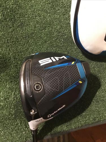 Taylormade Left Handed SIM2 9* Driver Regular Tensei AV 60g Blue Graphite 45.5