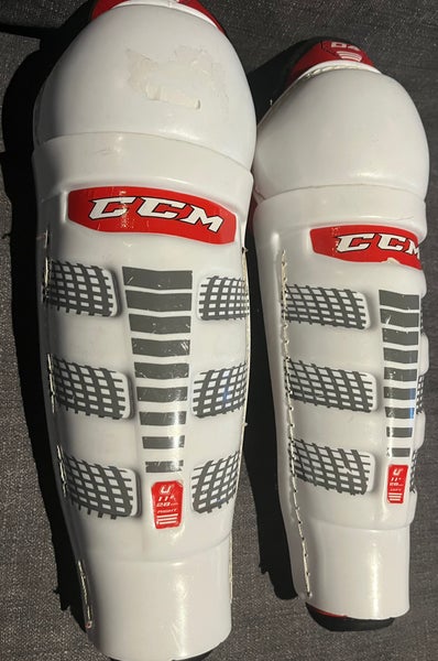 Junior CCM 11" Shin Pads (Used)