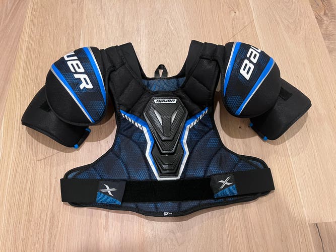 Medium Senior Bauer X Shoulder Pads (Used)