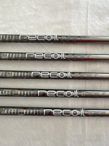 2018 Titleist T300 Right Handed Iron Set Regular Flex 5 Pieces Graphite Shaft (Used)