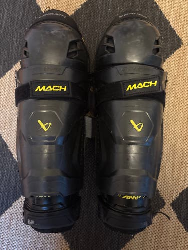Junior Bauer Mach 11" Shin Pads (Used)